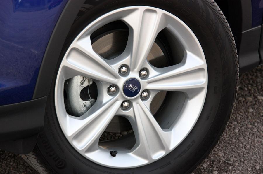  Ford Escape 2013 года  (фото 38 из 222)